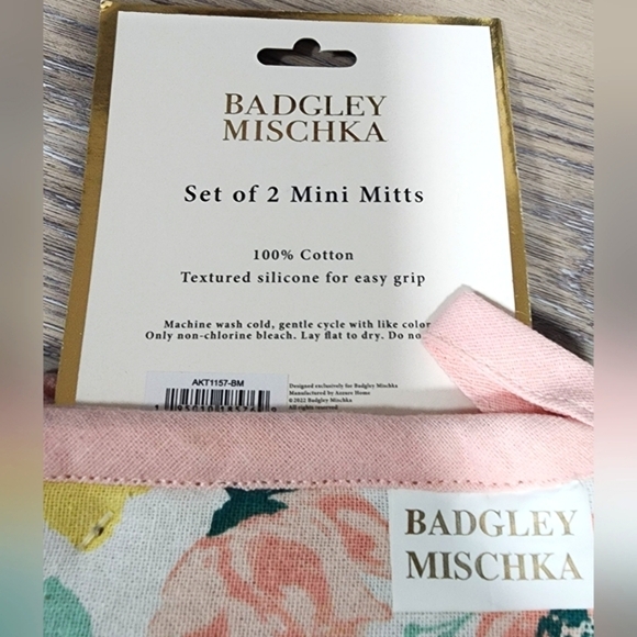 Badgley Mischka Set of Two Mini Mitts with Grater and Slotted Spoon Gift Set New - Picture 4 of 5